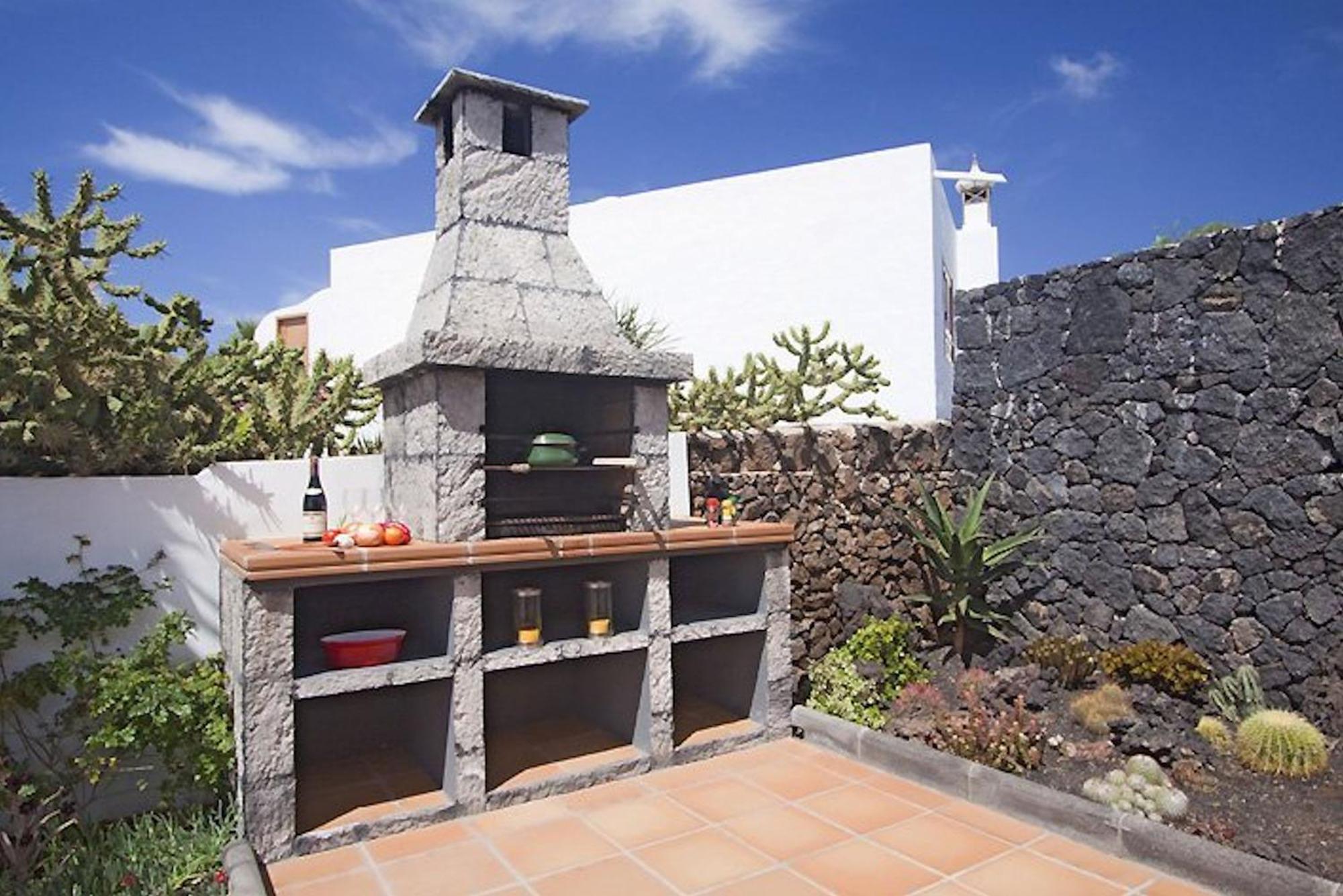 Lovely Los Mojones Villa Casa Jasmine Heated Pool Short Walk To Beach Puerto Del Carmen بويرتو ذيل كارمين المظهر الخارجي الصورة