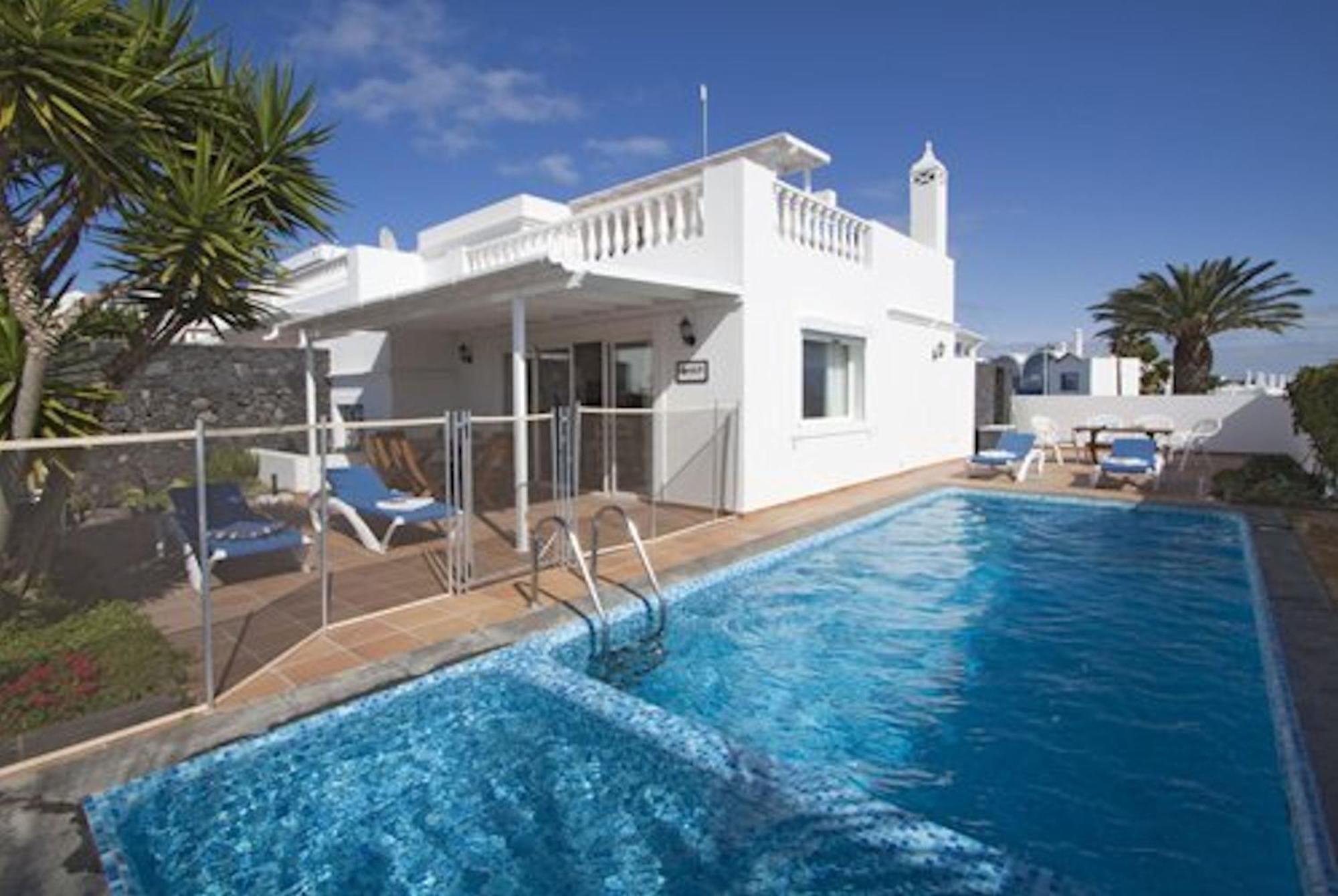 Lovely Los Mojones Villa Casa Jasmine Heated Pool Short Walk To Beach Puerto Del Carmen بويرتو ذيل كارمين المظهر الخارجي الصورة