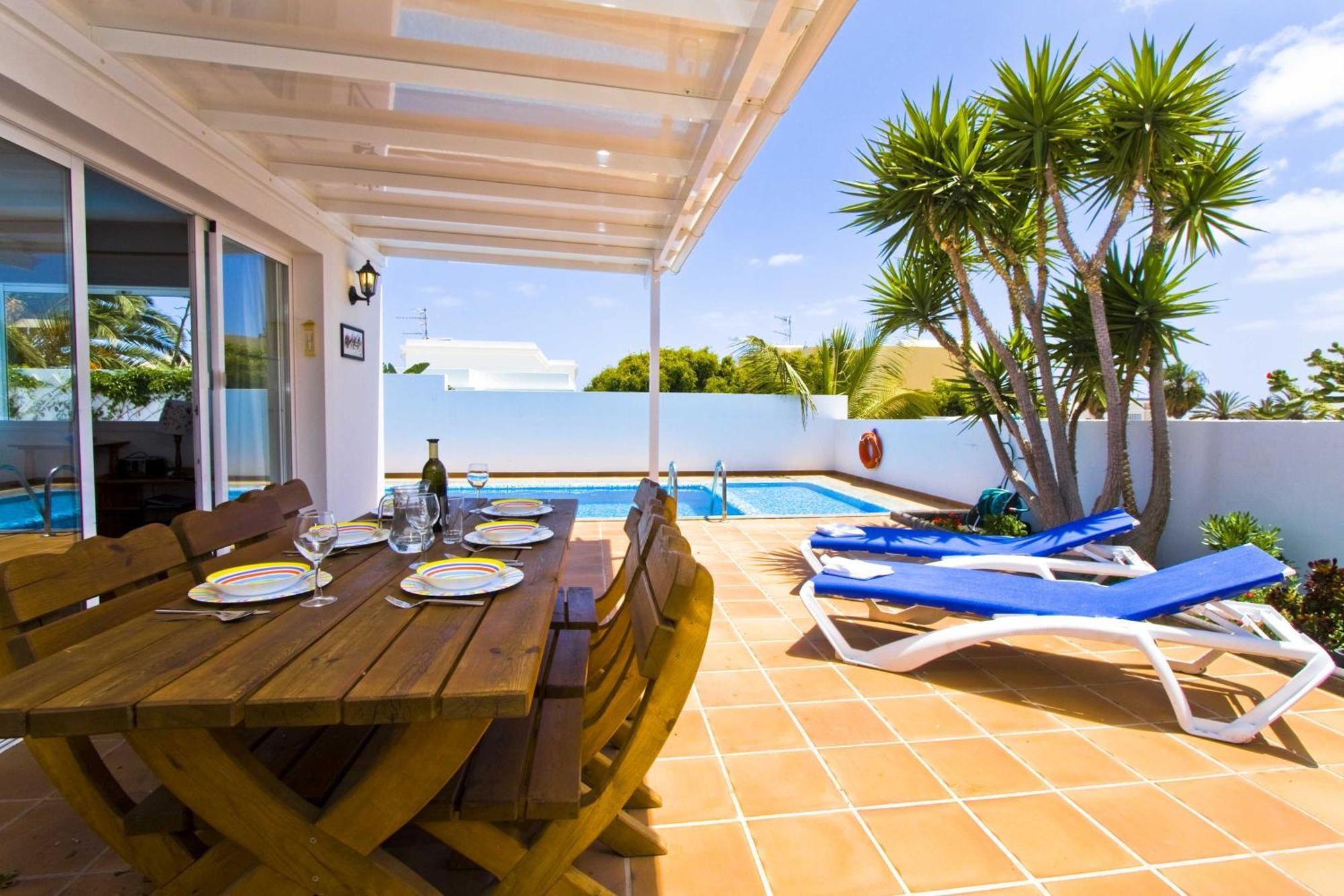 Lovely Los Mojones Villa Casa Jasmine Heated Pool Short Walk To Beach Puerto Del Carmen بويرتو ذيل كارمين المظهر الخارجي الصورة