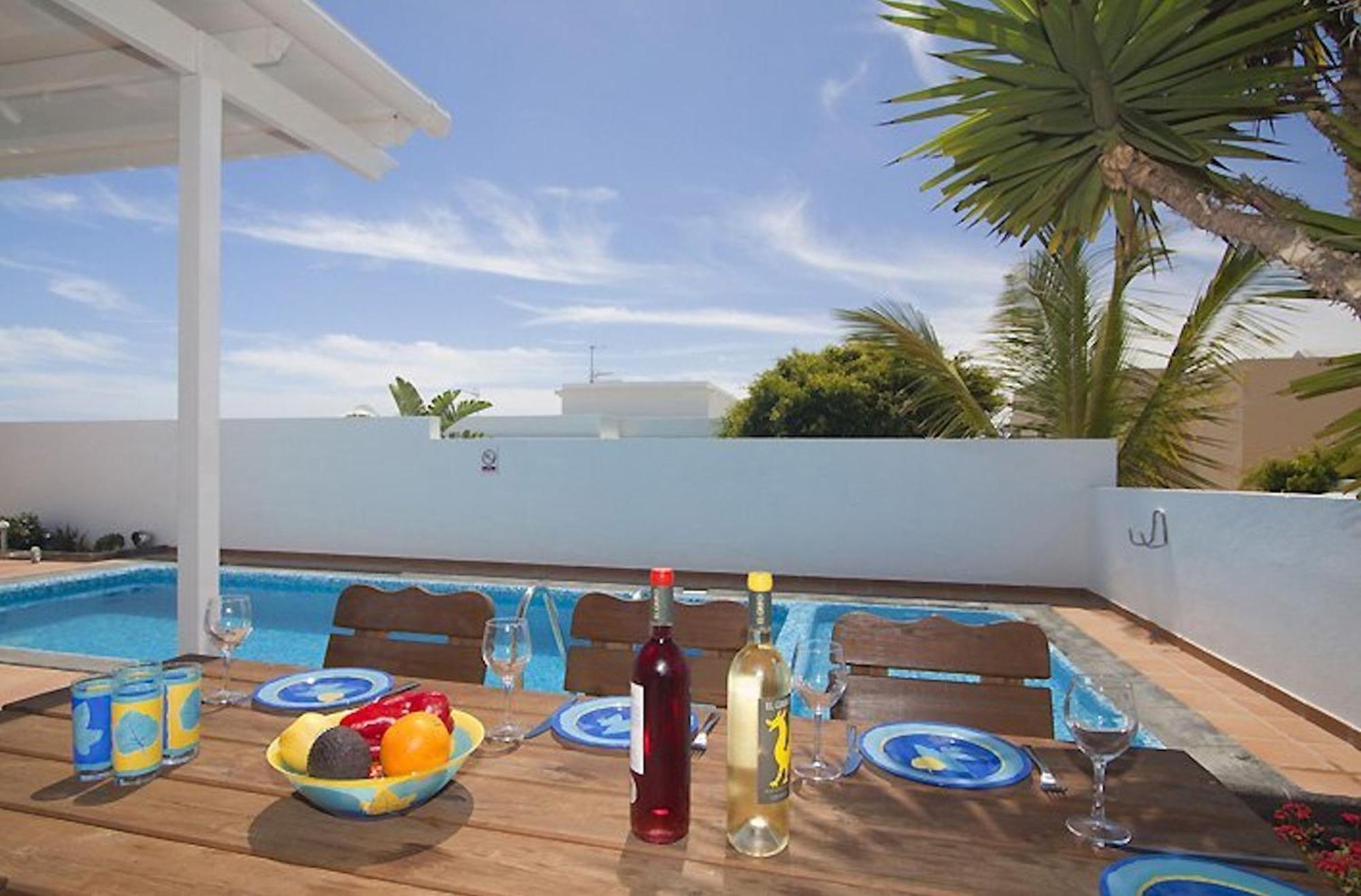 Lovely Los Mojones Villa Casa Jasmine Heated Pool Short Walk To Beach Puerto Del Carmen بويرتو ذيل كارمين المظهر الخارجي الصورة