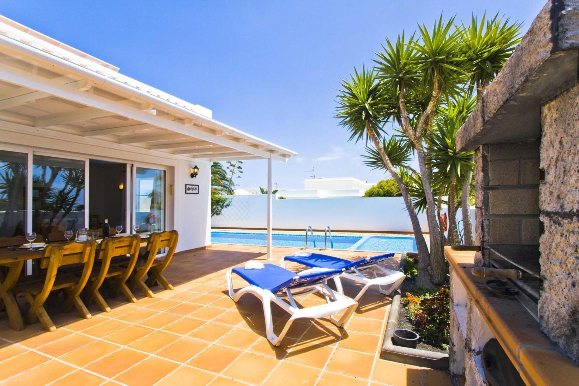 Lovely Los Mojones Villa Casa Jasmine Heated Pool Short Walk To Beach Puerto Del Carmen بويرتو ذيل كارمين المظهر الخارجي الصورة